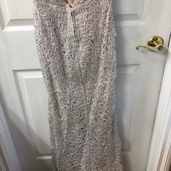 Evening gown barely used like new condition - Picture 5 of 7